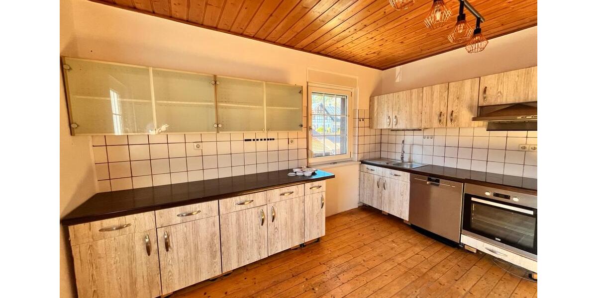 Einfamilienhaus Korbach - 7 Zimmer, 177 m&sup2;, 985&euro; | Angebot:26636423