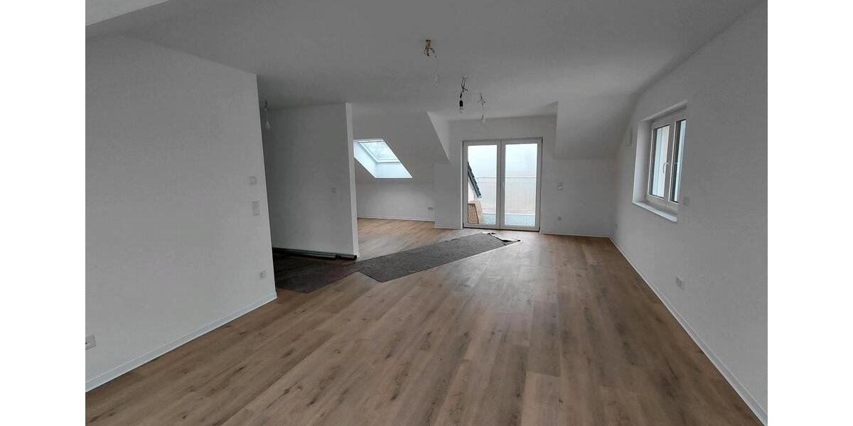 Dachgeschoßwohnung Zerf - 4 Zimmer, 95 m&sup2;, 664&euro; | Angebot:25791855
