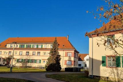 Wohnung Gröditz - 3 Zimmer, 69 m&sup2;, 395&euro; | Angebot:25790192