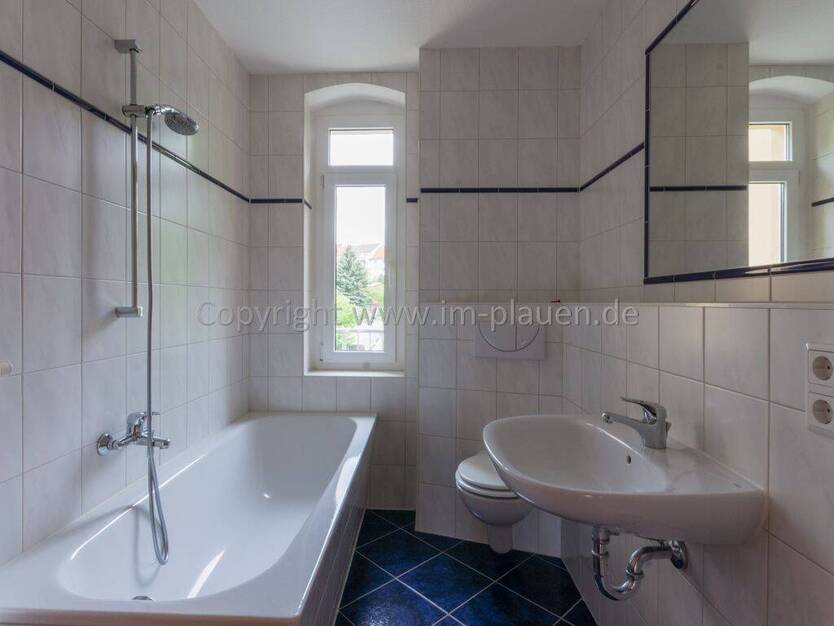 EBK, WEST-Balkon, Bad mit Fenster - 3.OG 2 Zimmerwohnung in Plauen zur Miete 2 zimmer