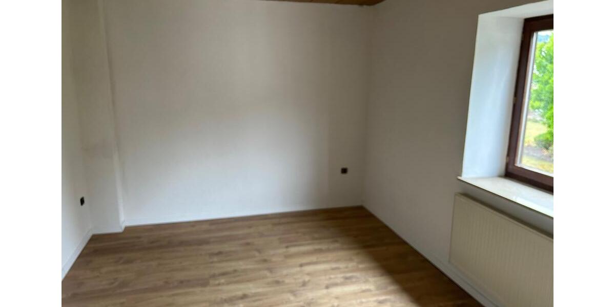 Reihenhaus Ralingen - 7 Zimmer, 140 m&sup2;, 1.000&euro; | Angebot:26612264