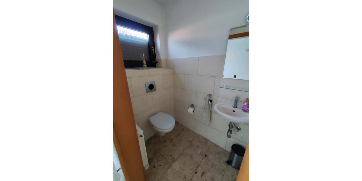 Etagenwohnung Meerbusch - 5 Zimmer, 130 m&sup2;, 1.850&euro; | Angebot:24983748