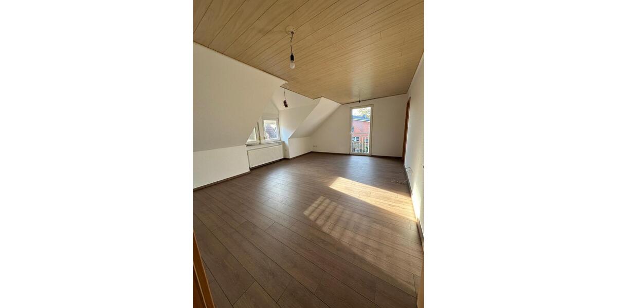 Dachgeschoßwohnung Westoverledingen - 4 Zimmer, 57 m&sup2;, 700&euro; | Angebot:23524768