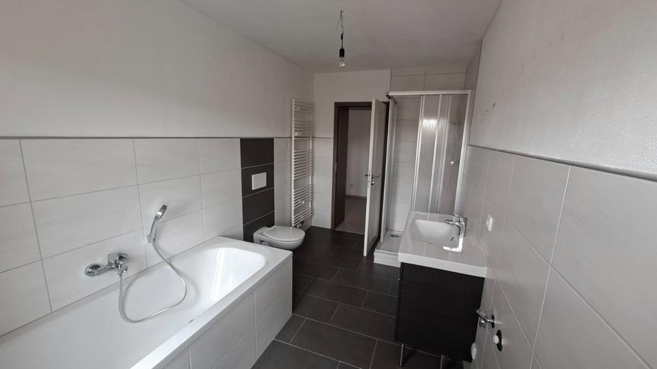 Etagenwohnung Hildburghausen - 3 Zimmer, 100 m&sup2;, 800&euro; | Angebot:26490551