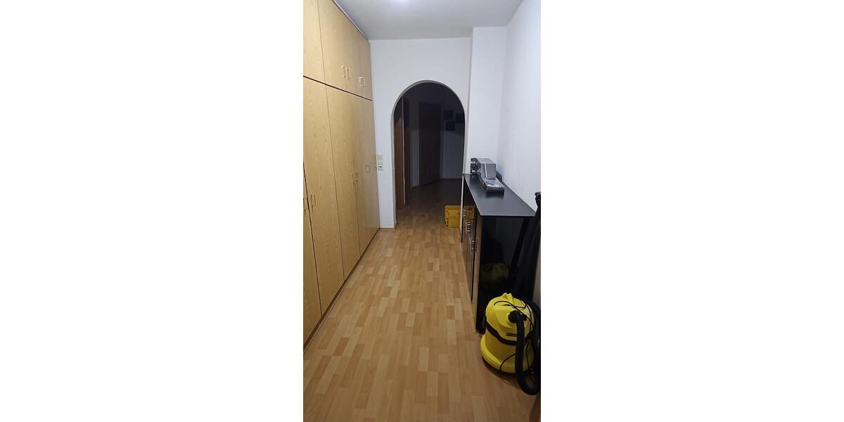 Etagenwohnung Thannhausen - 4 Zimmer, 125 m&sup2;, 1.200&euro; | Angebot:26022252