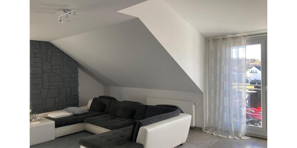 Dachgeschoßwohnung Fulda Kohlhaus - 4 Zimmer, 145 m&sup2;, 1.200&euro; | Angebot:25997863