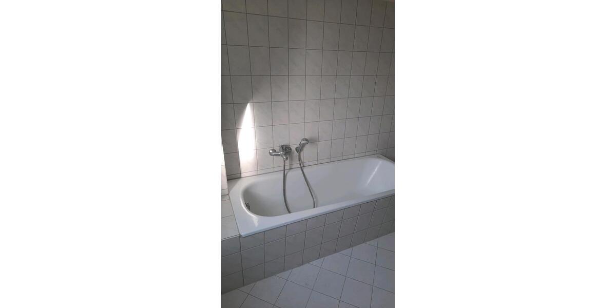 Dachgeschoßwohnung Meerane - 3 Zimmer, 80 m&sup2;, 360&euro; | Angebot:25810289