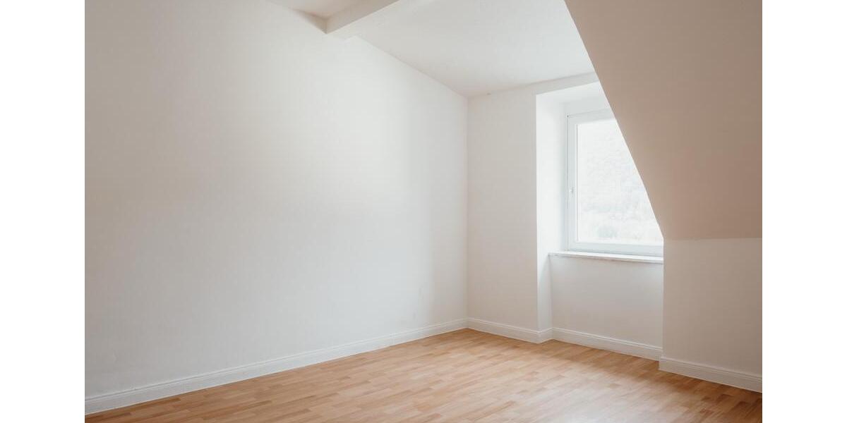 Etagenwohnung Werdohl - 4 Zimmer, 97 m&sup2;, 695&euro; | Angebot:26101645