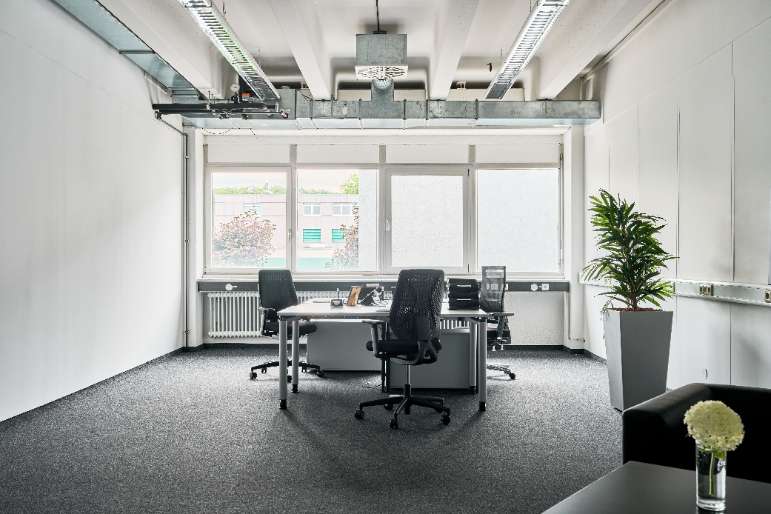 Büro in Frickenhausen 240 € 45 m²