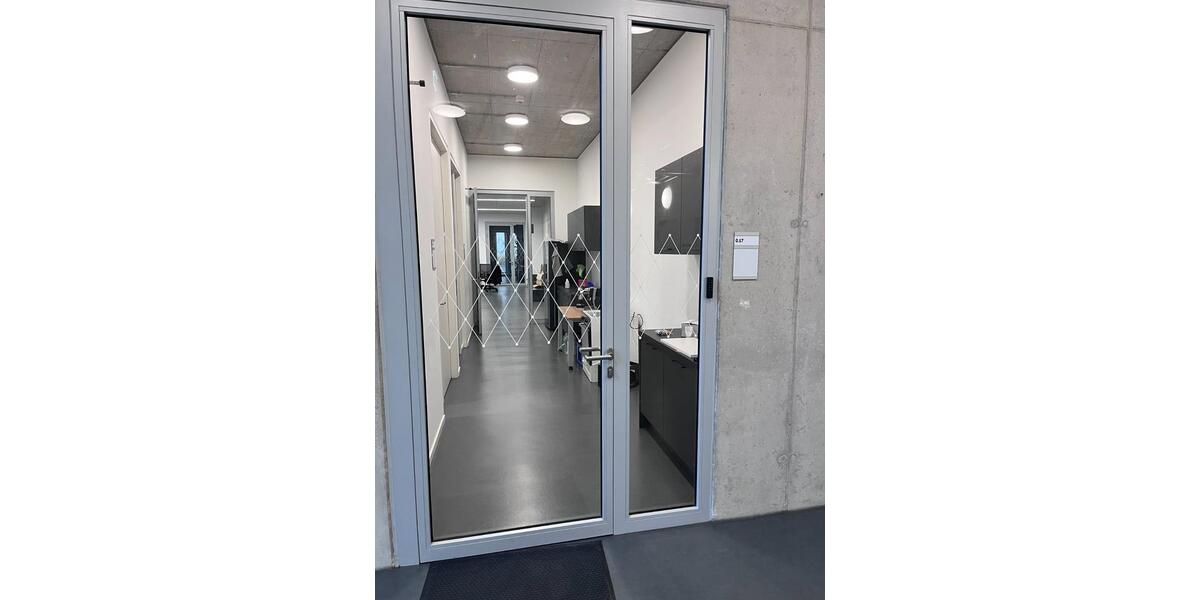 Büroplatz & Coworking Teilzeit – GamesHub im alten Schlachthof zimmer