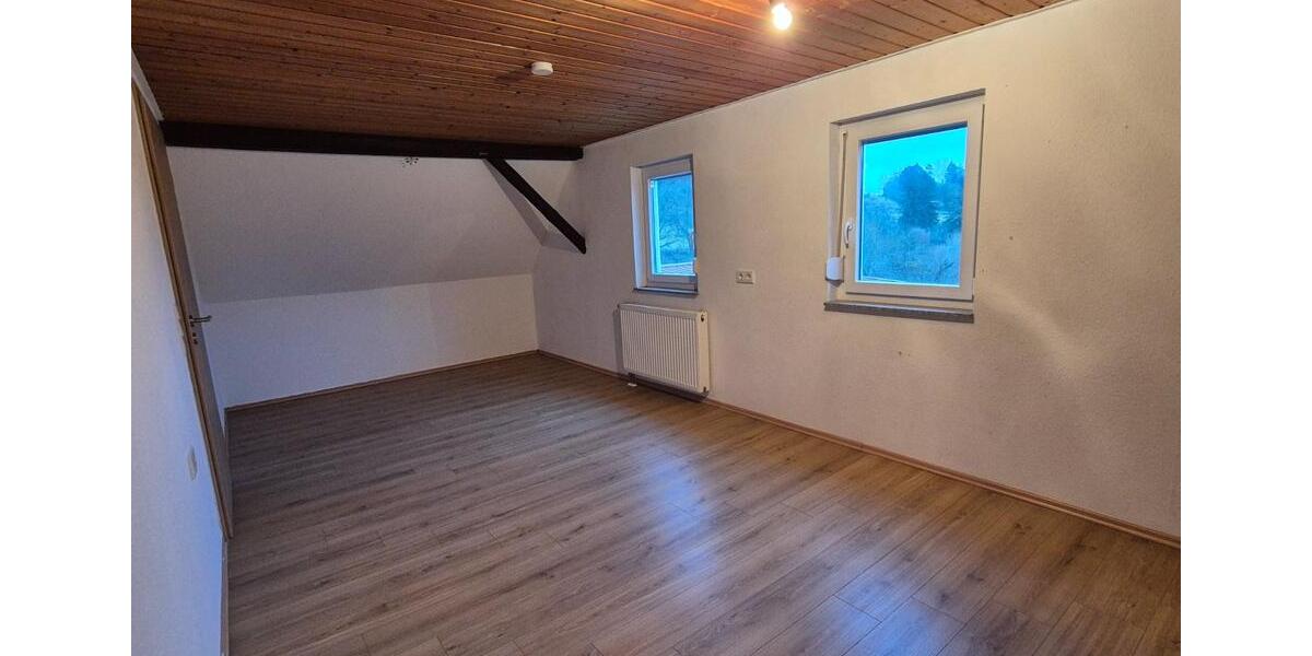 Gepflegte 4,5 Zi. Maisonette Wohnung mit großer Dachterrasse 4.5 zimmer