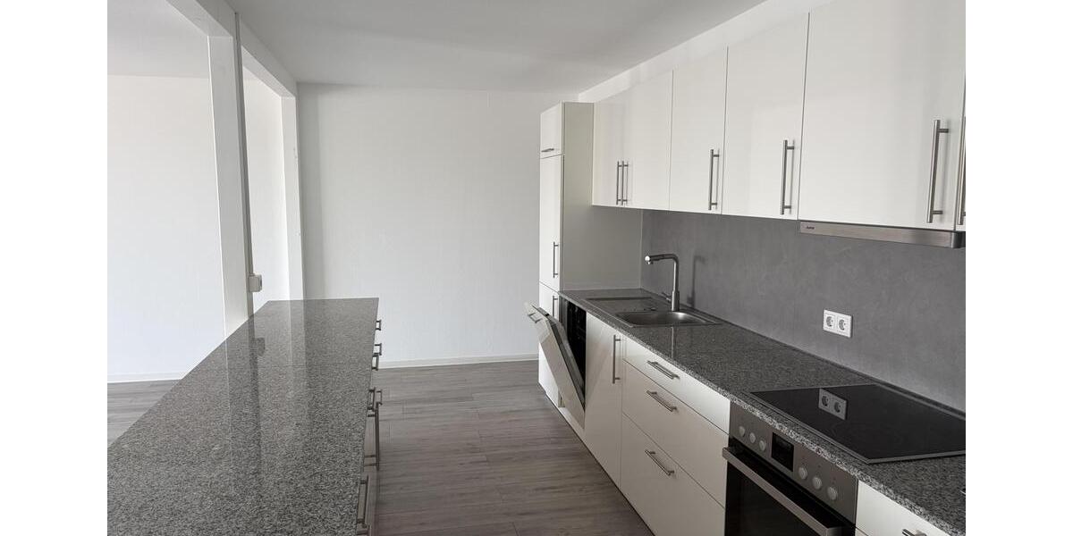 Etagenwohnung Germersheim - 4 Zimmer, 174 m&sup2;, 1.450&euro; | Angebot:25883454