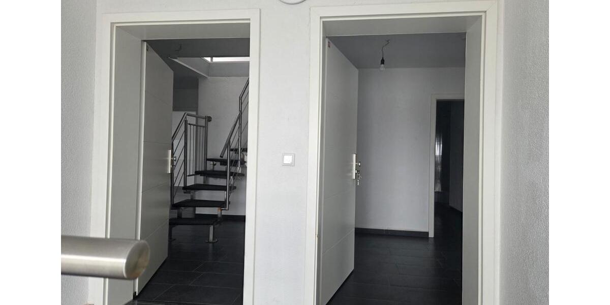 Maisonettenwohnung Mutterstadt - 6 Zimmer, 200 m&sup2;, 2.340&euro; | Angebot:26365112