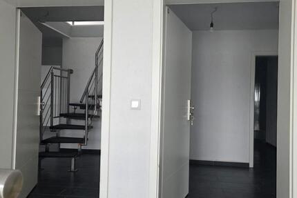 Wohnung Mutterstadt - 6 Zimmer, 200 m&sup2;, 2.340&euro; | Angebot:26365112