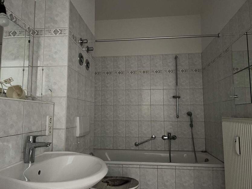 Gemütliche Wohnung im sanierten Altbau mitten in Striesen 2 zimmer