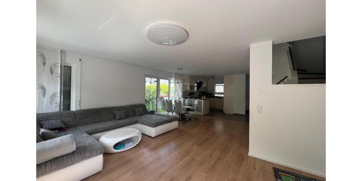 Doppelhaushälfte Schliengen - 5 Zimmer, 145 m&sup2;, 2.150&euro; | Angebot:26592159