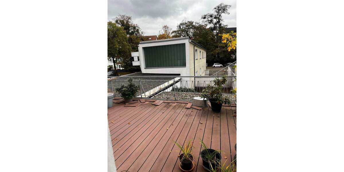 Helle 2-Zimmer-Wohnung mit großer Dachterrasse in ruhigem Haus 2 zimmer