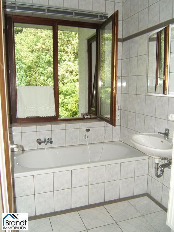 Attraktive AltbauWohnung am Rande der Stadt!