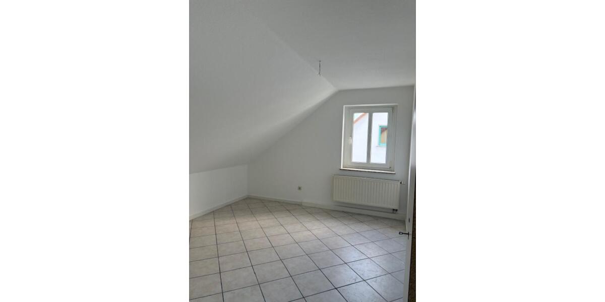 Dachgeschoßwohnung Nossen - 2 Zimmer, 78 m&sup2;, 480&euro; | Angebot:25918844
