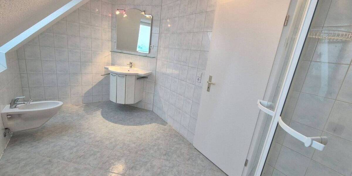 Etagenwohnung Chemnitz Hilbersdorf - 3 Zimmer, 117 m&sup2;, 650&euro; | Angebot:26852247