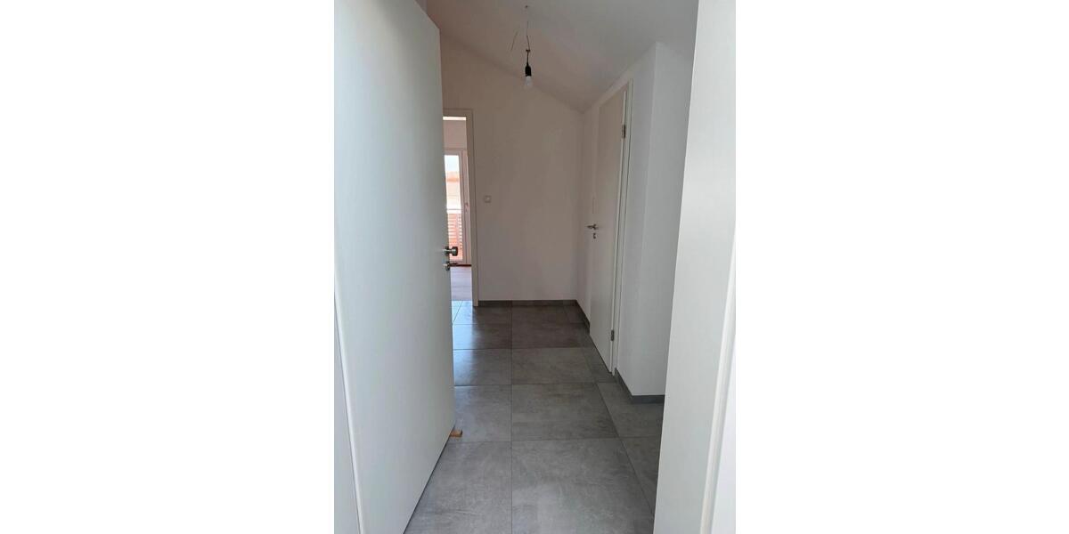 Dachgeschoßwohnung Bruckmühl - 2.5 Zimmer, 55 m&sup2;, 1.081&euro; | Angebot:25235070