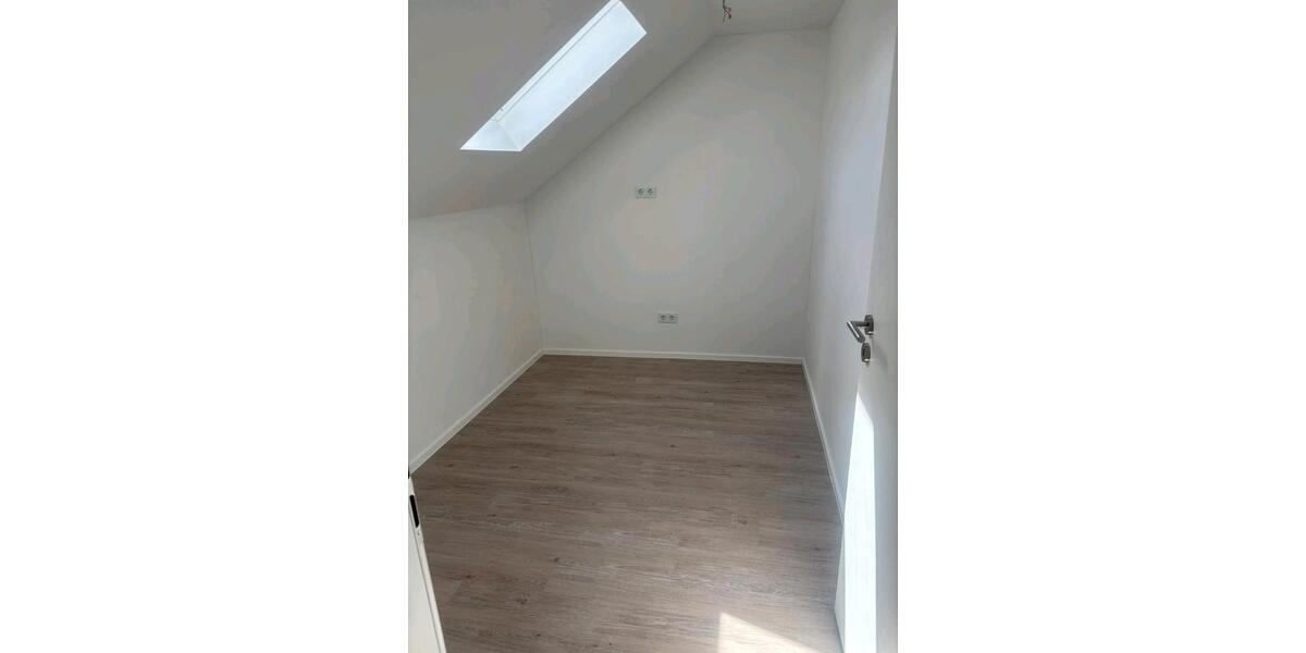 Dachgeschoßwohnung Sulingen - 4 Zimmer, 100 m&sup2;, 850&euro; | Angebot:26324448