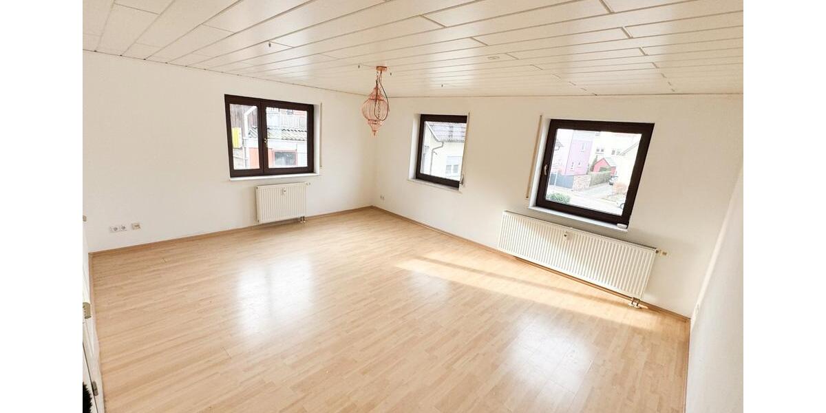 Etagenwohnung Ettlingen - 3 Zimmer, 120 m&sup2;, 1.300&euro; | Angebot:25126311