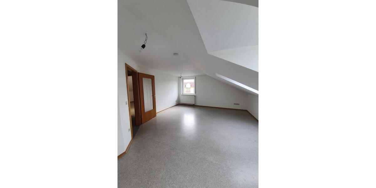 Dachgeschoßwohnung Regensburg Das Dörnberg - 2.5 Zimmer, 67 m&sup2;, 600&euro; | Angebot:26183659