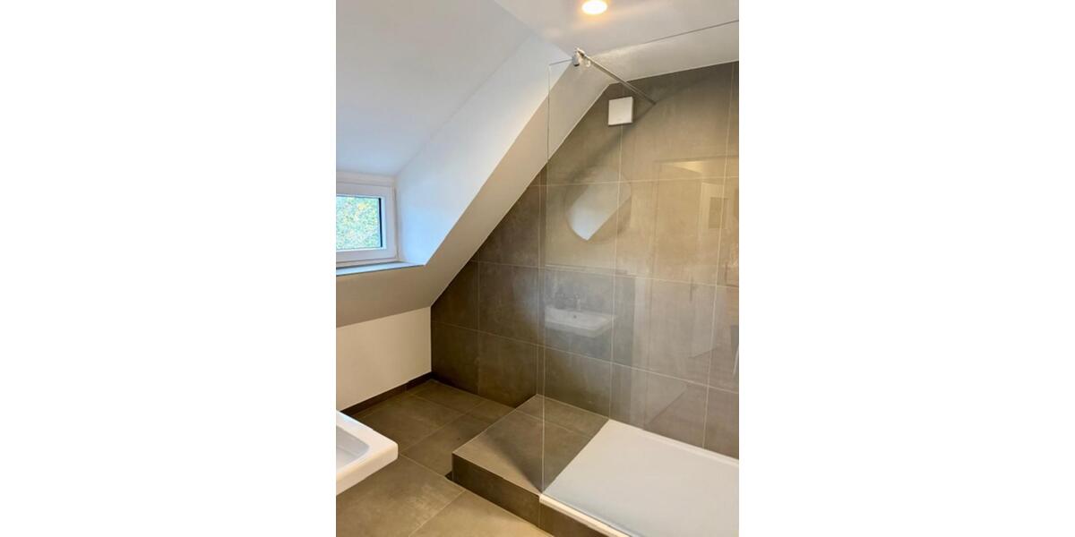 Dachgeschoßwohnung Wiesbaden Bierstadt - 2 Zimmer, 59 m&sup2;, 1.020&euro; | Angebot:24422077