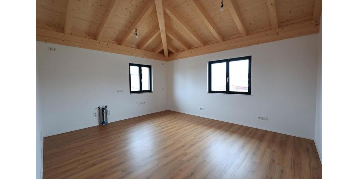 Dachgeschoßwohnung Hohenlinden - 3 Zimmer, 99 m&sup2;, 1.890&euro; | Angebot:25420734