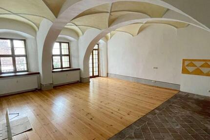Wohnung Görlitz - 3 Zimmer, 131 m&sup2;, 636&euro; | Angebot:25186407