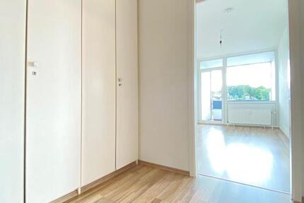 *** Singles oder Paare aufgepaßt!!! Einziehen und Wohlfühlen*** MIT Balkon *** zimmer