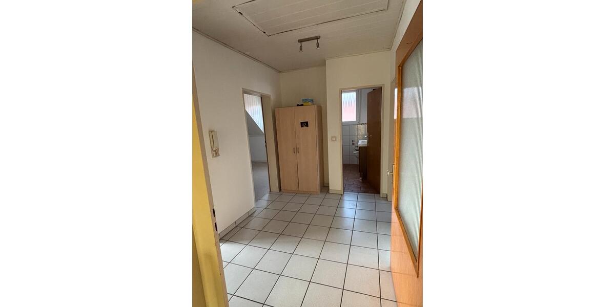 Dachgeschoßwohnung Fernwald - 5 Zimmer, 85 m&sup2;, 1.200&euro; | Angebot:26640373