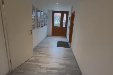 Werkstatt, Lagerraum, Scheune und Büro zimmer