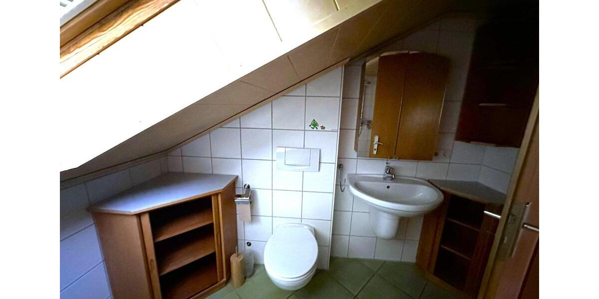 Dachgeschoßwohnung Plattling - 5 Zimmer, 75 m&sup2;, 650&euro; | Angebot:25650924