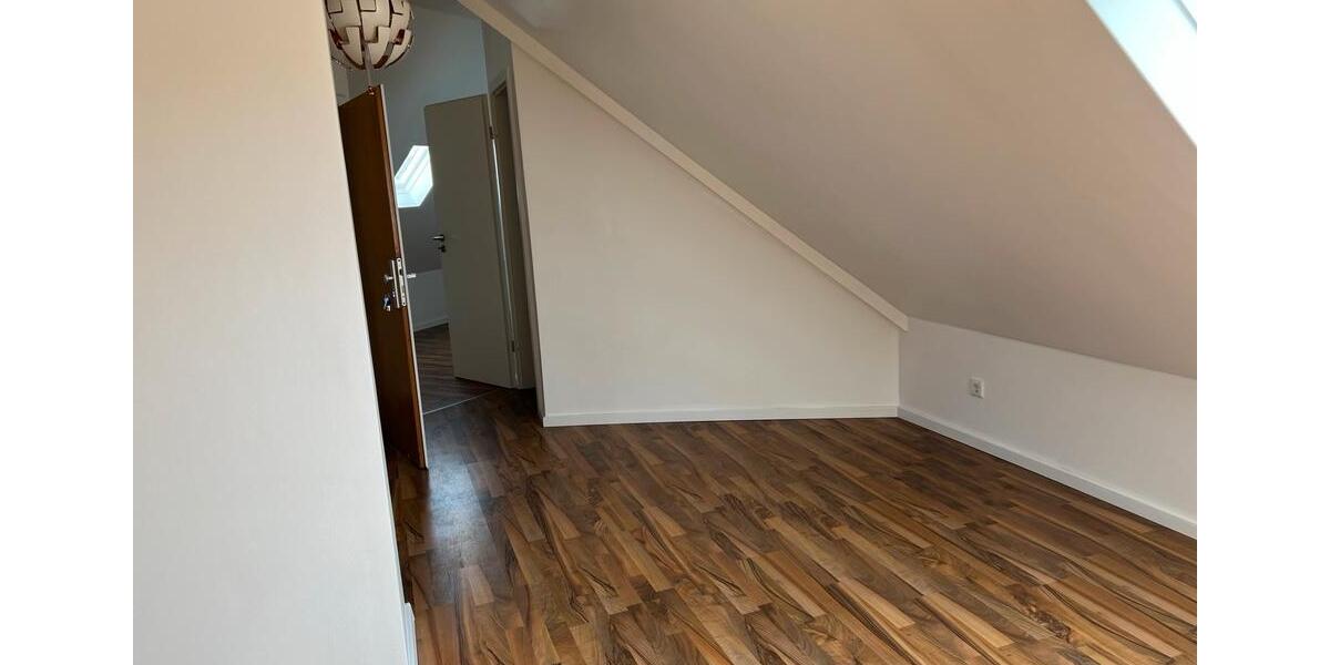 Dachgeschoßwohnung Hamm - 1 Zimmer, 35 m&sup2;, 500&euro; | Angebot:25861355