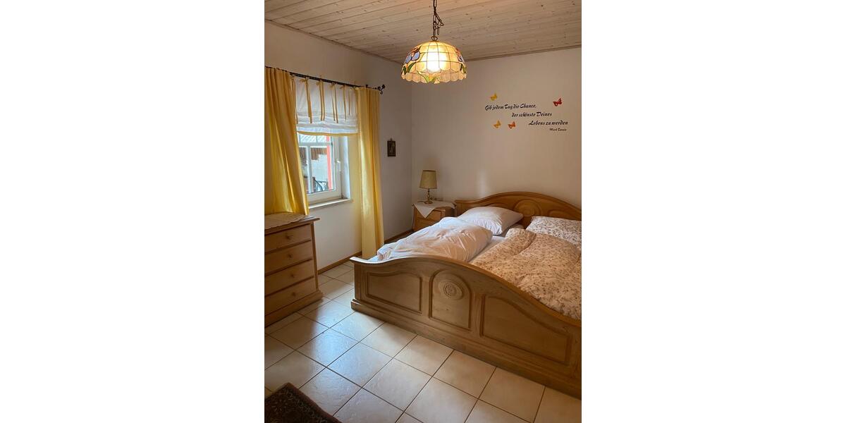 Wohnen auf Zeit Helmbrechts - 3 Zimmer, 25&euro; | Angebot:23174922