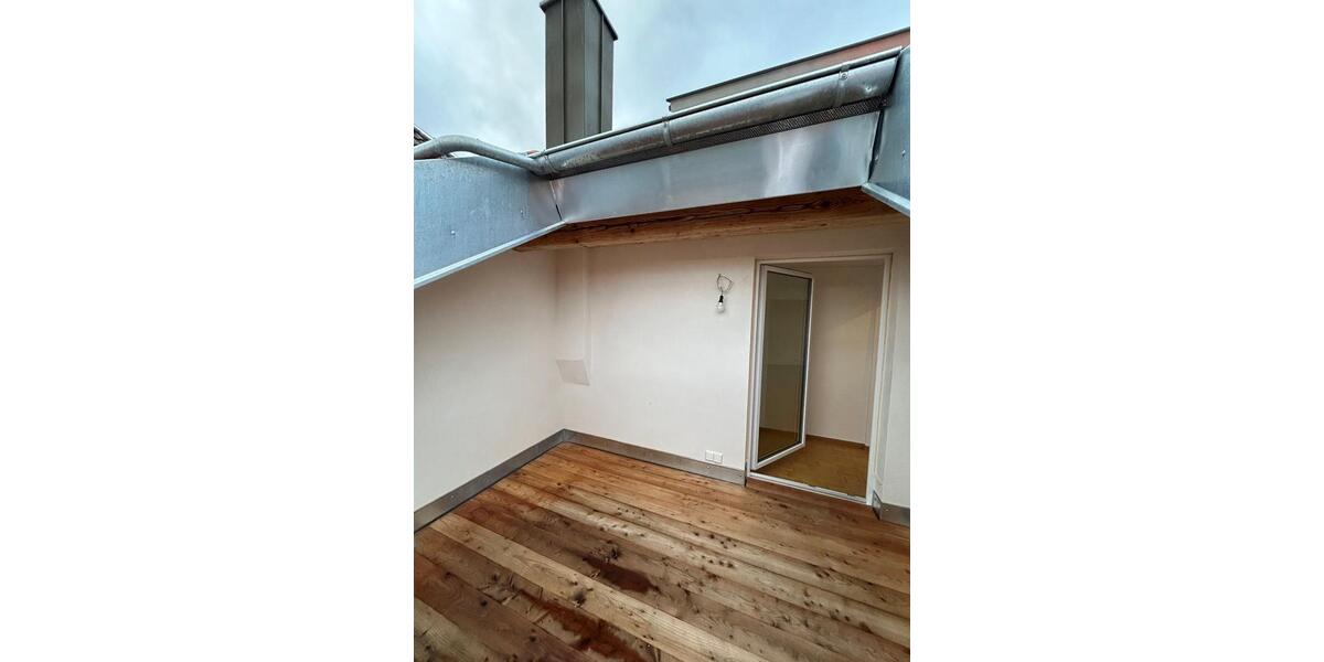 Dachgeschoßwohnung Maßbach - 3 Zimmer, 100 m&sup2;, 900&euro; | Angebot:26383213