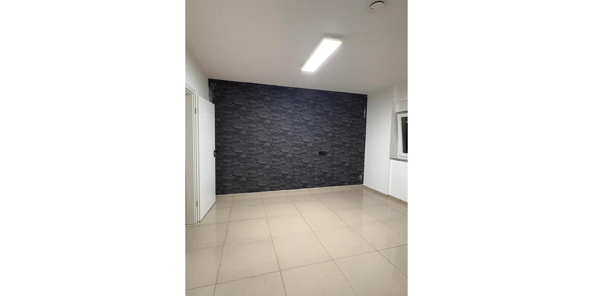 Etagenwohnung Remshalden - 2 Zimmer, 85 m&sup2;, 1.300&euro; | Angebot:26493420