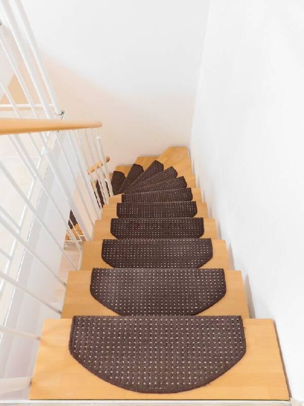 Wohnluxus mit Weitblick - Dachterrasse, Maisonette-Charme & Garage inklusive!