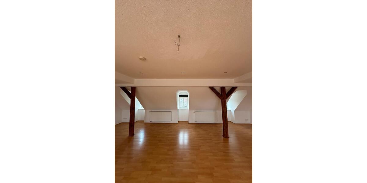 Dachgeschoßwohnung Goslar - 2.5 Zimmer, 90 m&sup2;, 765&euro; | Angebot:26131014