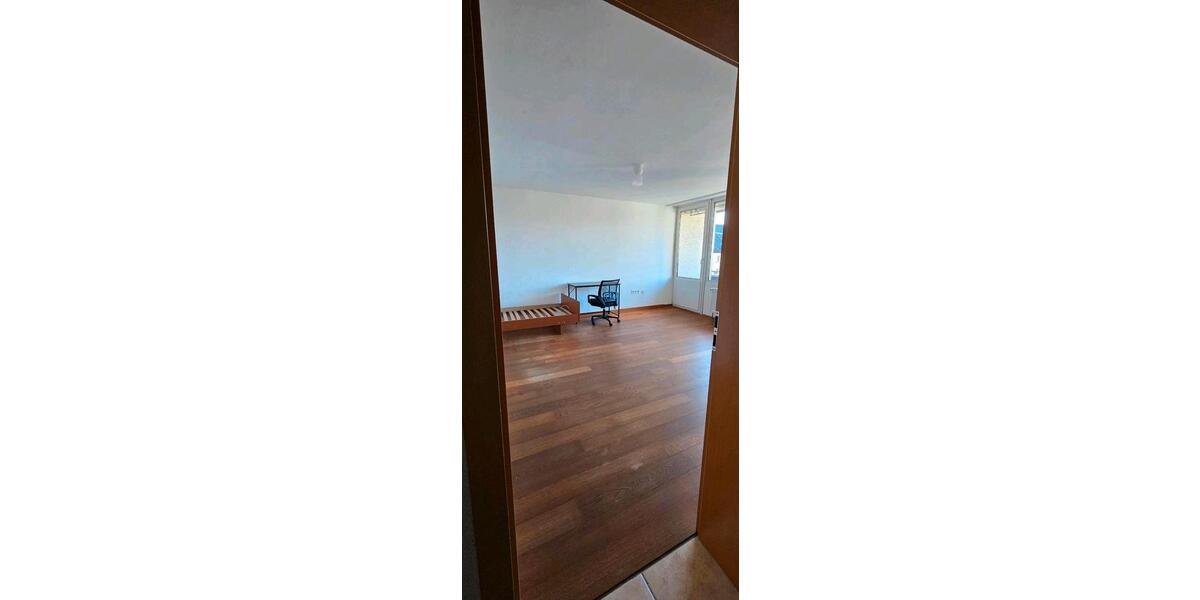 Wohnen auf Zeit Wuppertal Elberfeld - 6 Zimmer, 150 m&sup2;, 400&euro; | Angebot:26154100