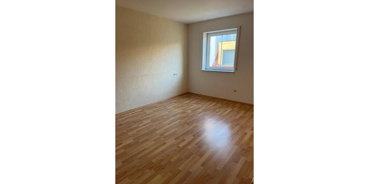 Etagenwohnung Delitzsch - 3 Zimmer, 80 m&sup2;, 800&euro; | Angebot:25971810