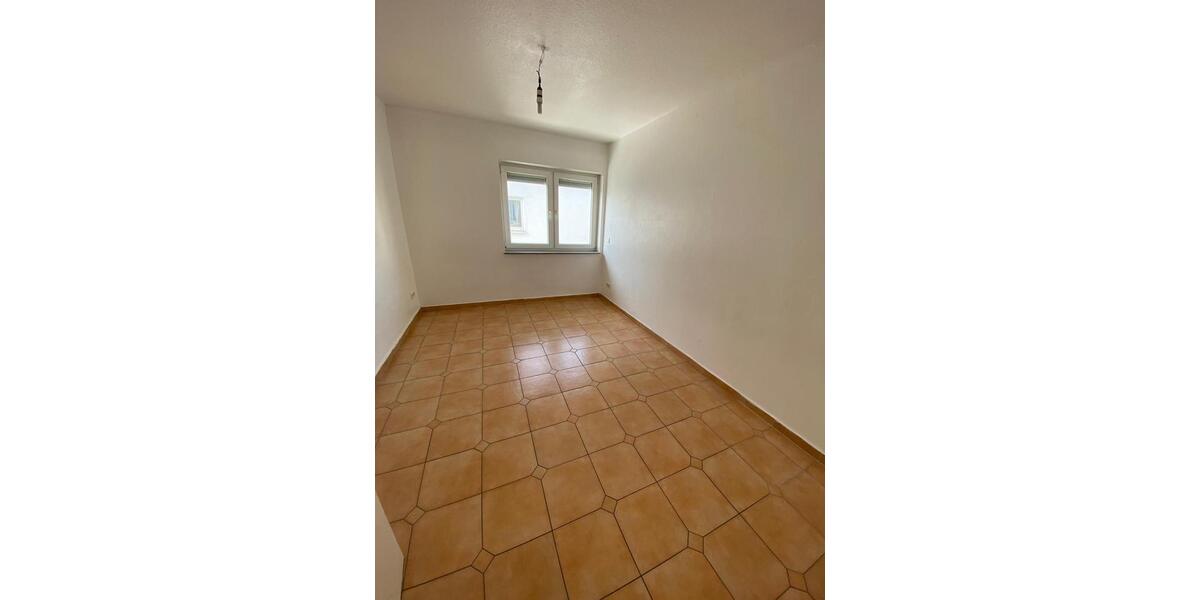 Dachgeschoßwohnung Mörfelden-Walldorf Walldorf - 3 Zimmer, 84 m&sup2;, 1.550&euro; | Angebot:25449482