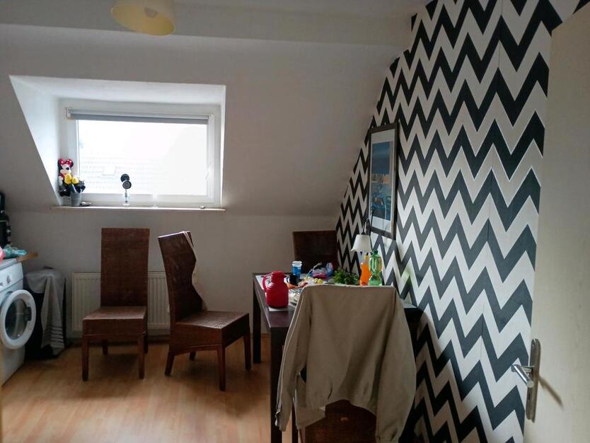 ein WG Zimmer für eine Studentin in Duisburg
