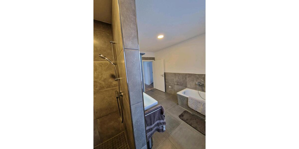 Wohnen auf Zeit Twistringen - 4 Zimmer, 130 m&sup2;, 20&euro; | Angebot:24751858