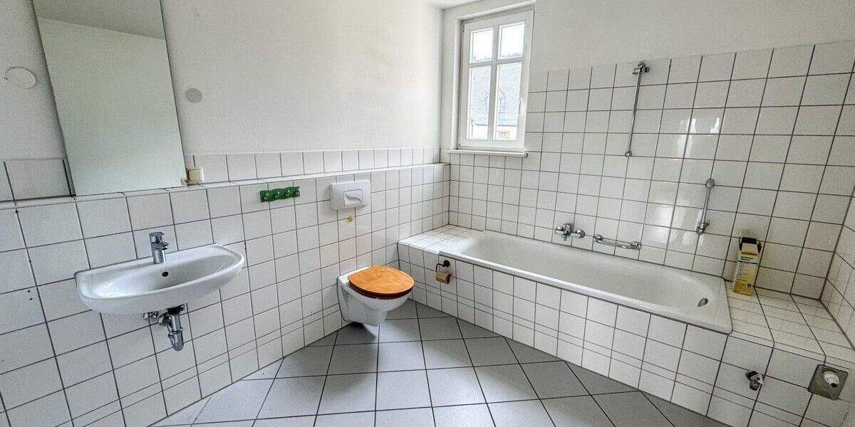 Etagenwohnung Zschorlau - 3 Zimmer, 78 m&sup2;, 400&euro; | Angebot:25744643