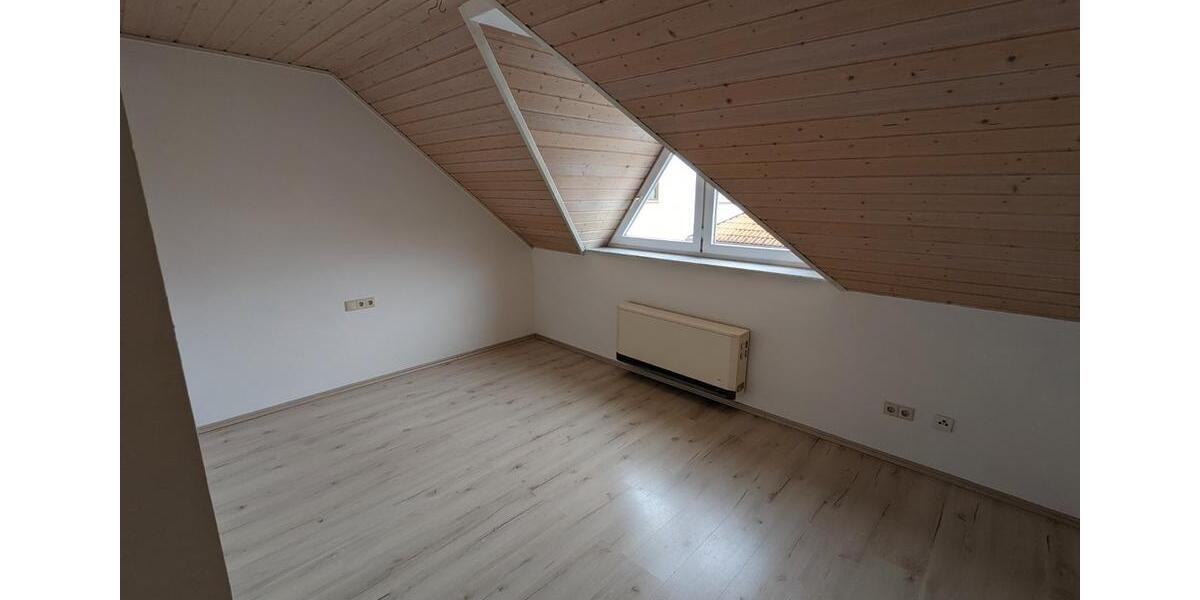 Dachgeschoßwohnung Bopfingen - 3.5 Zimmer, 79 m&sup2;, 570&euro; | Angebot:25792722