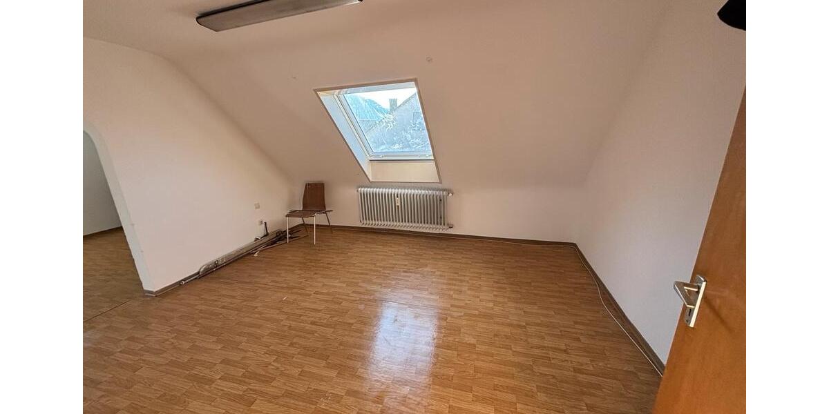 Dachgeschoßwohnung Heubach - 5 Zimmer, 100 m&sup2;, 1.230&euro; | Angebot:24688271