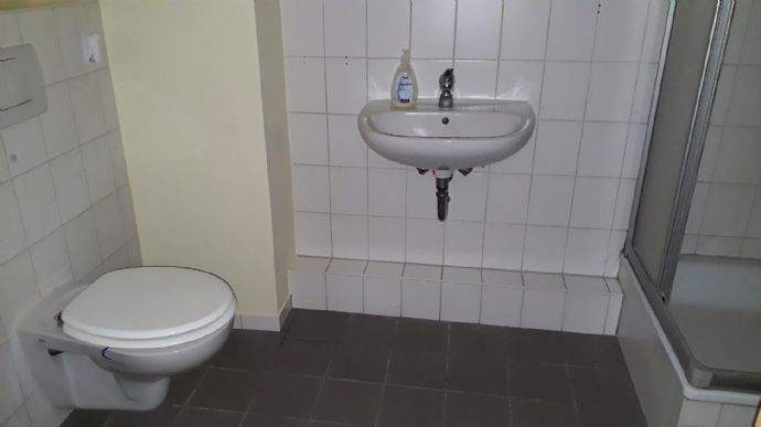 Etagenwohnung Pasewalk - 2 Zimmer, 64 m&sup2;, 420&euro; | Angebot:23881401